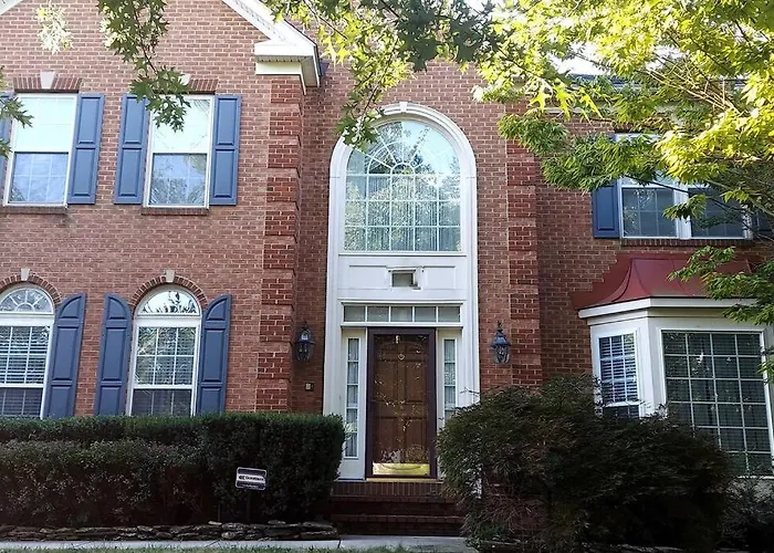 Exquisite 1 Bedroom, 1 Full Bath Apartment