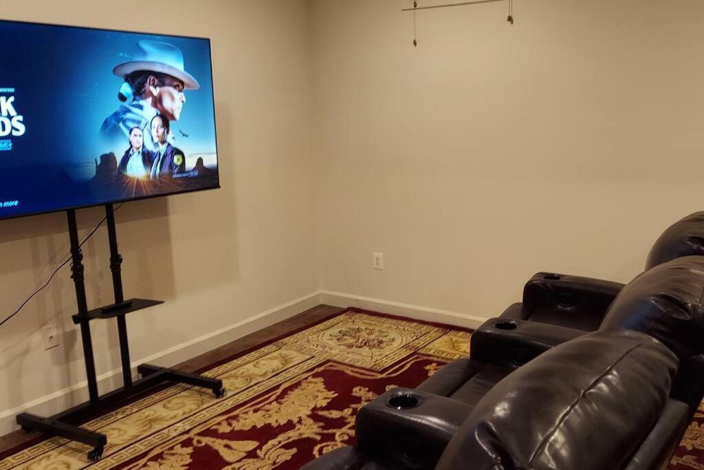 Exquisite 1 Bedroom, 1 Full Bath *
